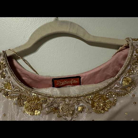 Pakistani designer wedding/nikkah formal dress from Shakeelz - Picture 7 of 11